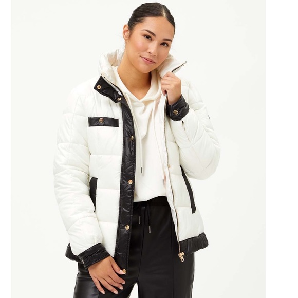 Jessica Simpson Off White & Black Quilted Mock Neck Puffer Coat Size Medium NEW - Picture 2 of 7